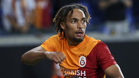 G­a­l­a­t­a­s­a­r­a­y­­d­a­ ­S­a­c­h­a­ ­B­o­e­y­ ­4­ ­h­a­f­t­a­ ­y­o­k­